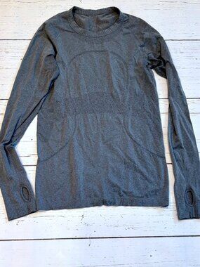 Lululemon long sleeve grey size 8